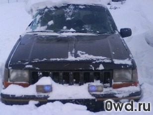 Битый автомобиль Jeep Grand Cherokee